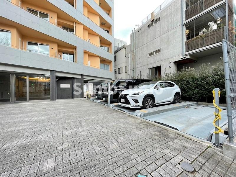 サンコーレジデンス千駄ヶ谷の駐車場|駐車スペースもあります