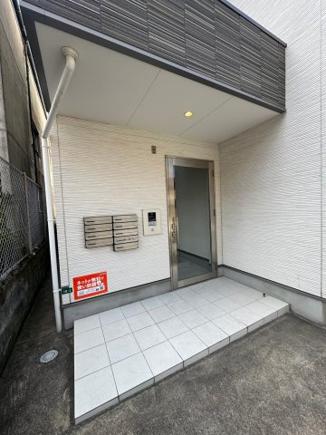 サニーガーデン野間のエントランス