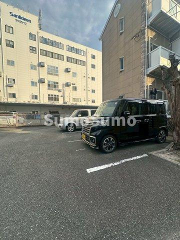 サンコート箱崎の駐車場