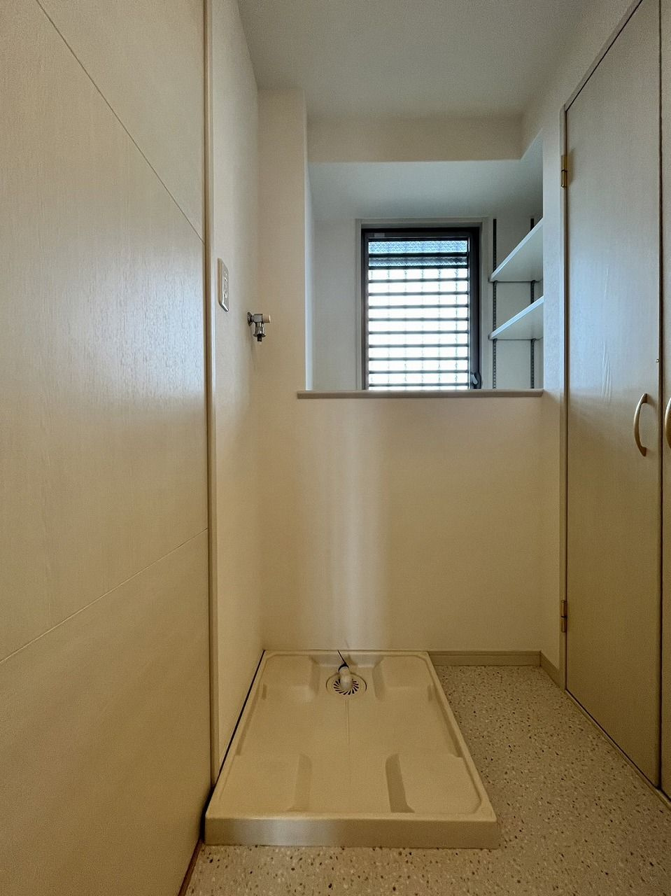 ニューガイア博多東の浴室