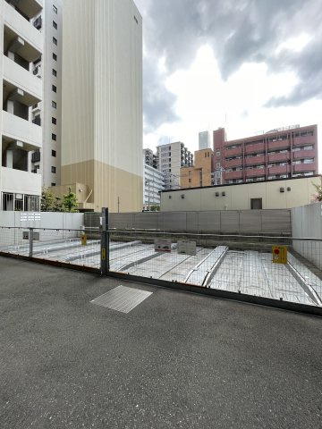 サヴォイ　グランデ　ウォーターサイドの駐車場