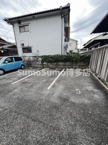サンライフ三筑の駐車場