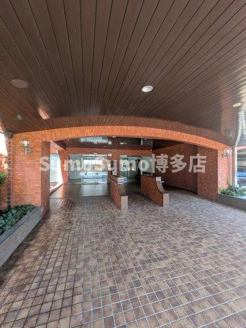 サニーハイム平尾のエントランス