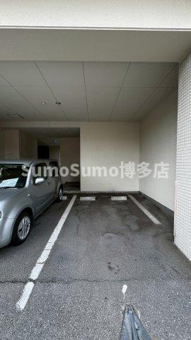 サヴォイ バンヤンツリー　 の駐車場