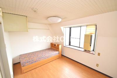 【居間・リビング】 | サンシャイン弥刀 | こちらのリビングで趣味の時間をお楽しみください