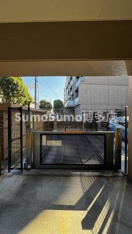 サンシャイン高宮駅前の駐車場|駐車場です