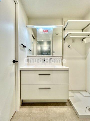 【防犯設備】 | グリーンパーク金町 | 【防犯カメラ】何かあった時の大事な証拠になることももちろんなりますが、防犯というくらいですので大事なのは防犯カメラがあることによって抑止力につながることですよね。