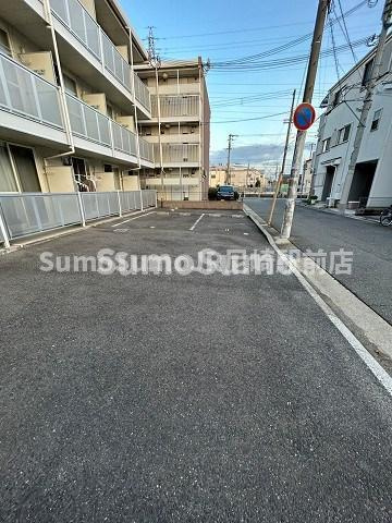 レオパレスデイジーヴィラの駐車場