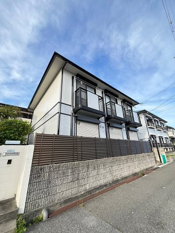 ドミール仁川の外観