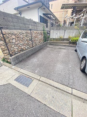 レオパレスサン フィールドの駐車場