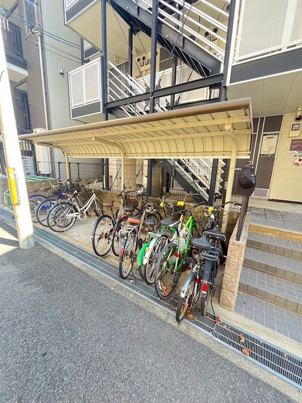 レオパレスシャンテ本町の外観
