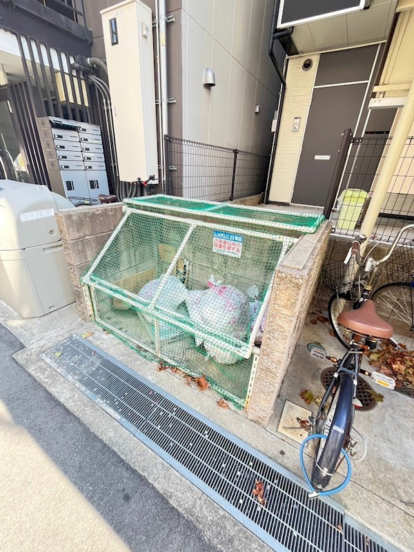 レオパレスシャンテ本町の外観