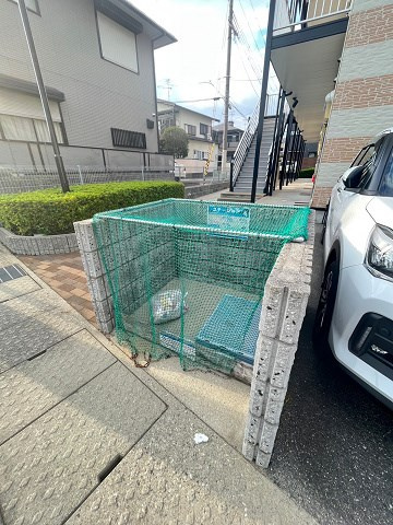 レオパレスパティオ仁川の外観