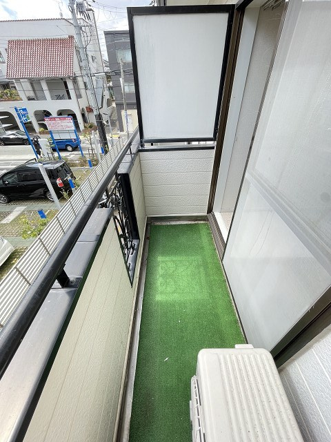 レオパレス夙川のバルコニー