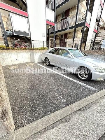 レオパレスカサグランデⅡの駐車場|車をお持ちの方に嬉しい駐車場付きの物件です