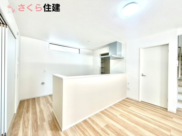 リガーレ宇都宮市日の出1期　１棟のキッチン|対面式システムキッチン。リビングを見渡せるキッチンで家族の様子をうかがいながら料理がはかどりそう！