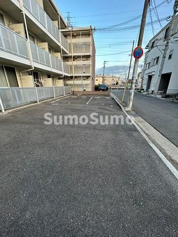 レオパレスデイジーヴィラの駐車場