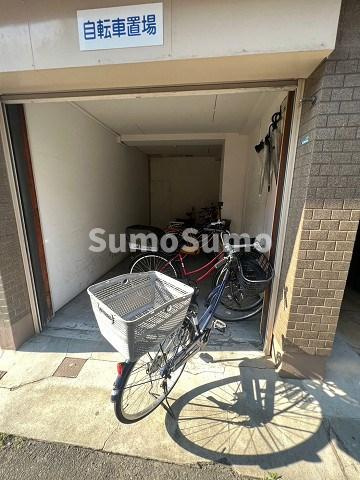 パール出屋敷のエントランス