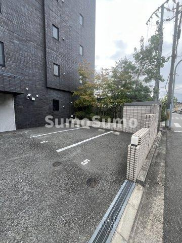 ハイズコート武庫川の駐車場