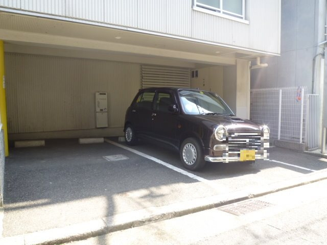 ハーバーステージ神戸の駐車場