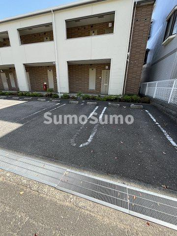 ピュアハート武庫之荘の駐車場