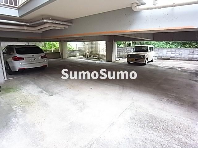 ハイライフ雲雀ヶ丘の駐車場|駐車場に車を止められます