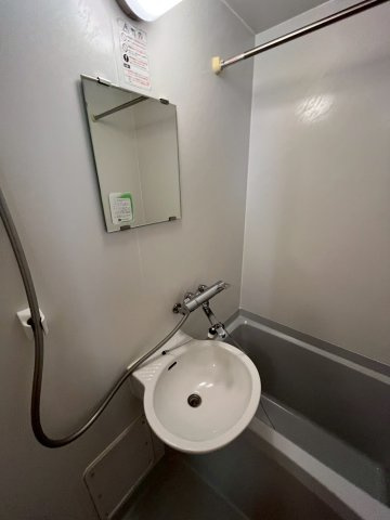レオパレス九番町の洗面所