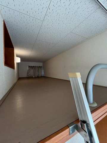 レオパレス九番町の寝室