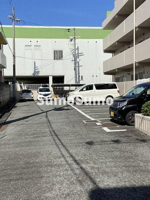 パル武庫北の駐車場