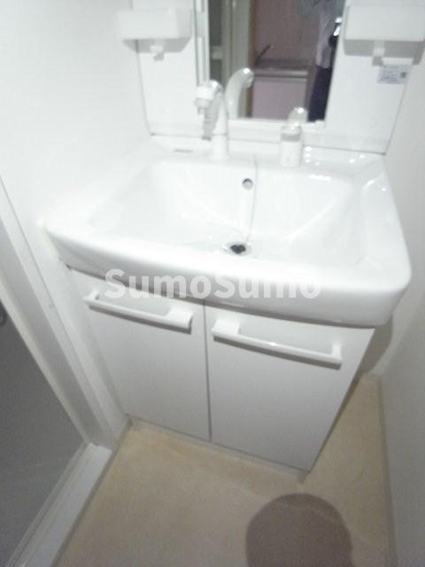 パークフラッツ尼崎の洗面所|スペースが確保できる洗面所です