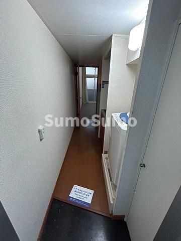 レオパレスラ　フォレの玄関