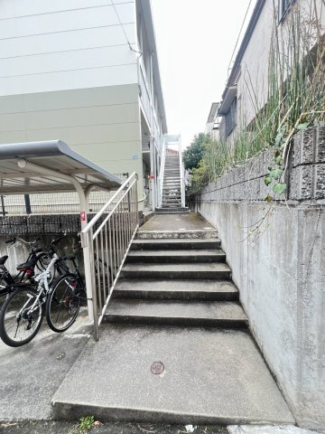 レオパレスブルーバリーのエントランス