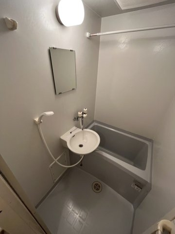 レオパレスいづみの浴室