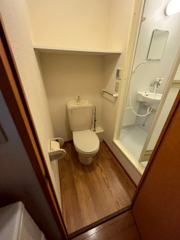 レオパレスいづみの玄関