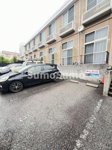 レオパレスオービラージュの駐車場