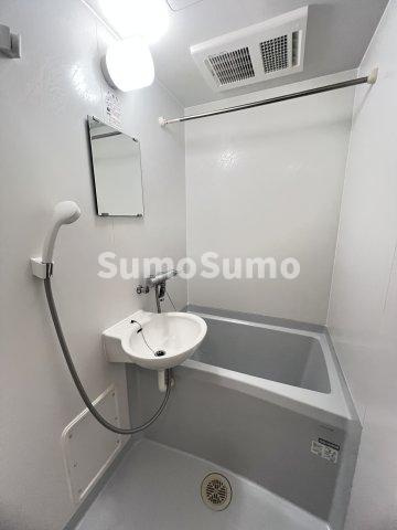 レオパレス岡本の浴室
