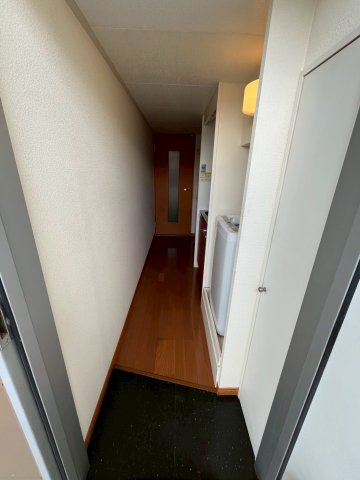 レオパレスいづみの玄関
