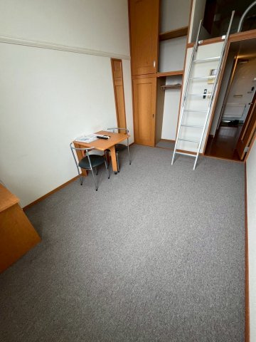 レオパレスいづみの居間・リビング