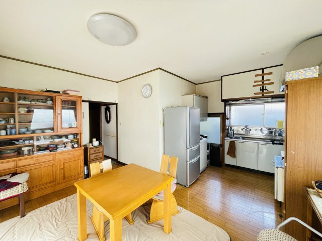 【居間・リビング】 | 本庄市栄3丁目　中古戸建