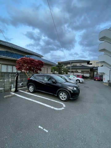 シティビル塩原の駐車場