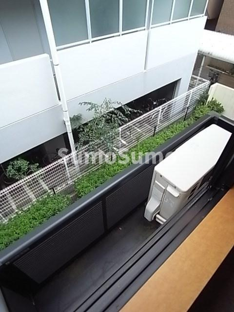 レオパレススプルース鳴尾のバルコニー