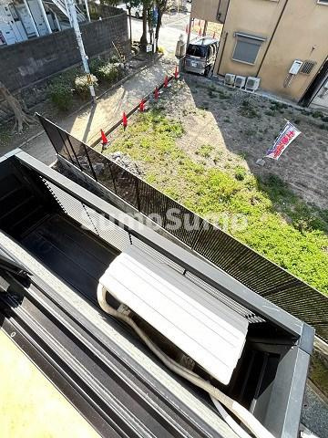 レオパレスルフランのバルコニー|暖かな日差しのふりそそぐバルコニー