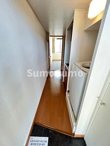 レオパレスルフランの玄関|明るい玄関です