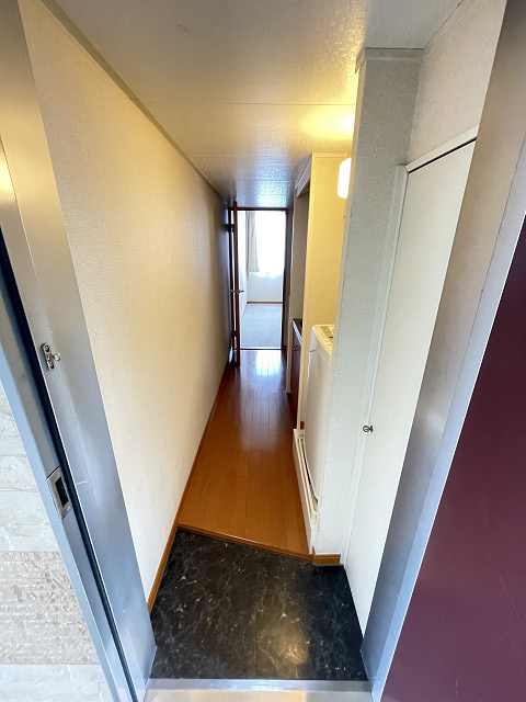 レオパレスベル芦屋の玄関