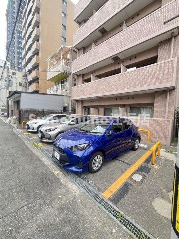 パセオ十三東の駐車場|駐車場があるので、車を買う予定の方も安心です