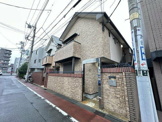 スターヴァレイ・イーストの外観| 