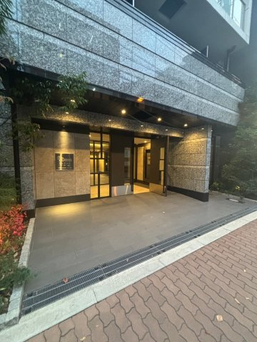 プレサンス京町堀のエントランス|ゆとりのあるエントランスです