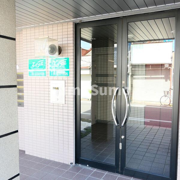ドミール木川東のロビー