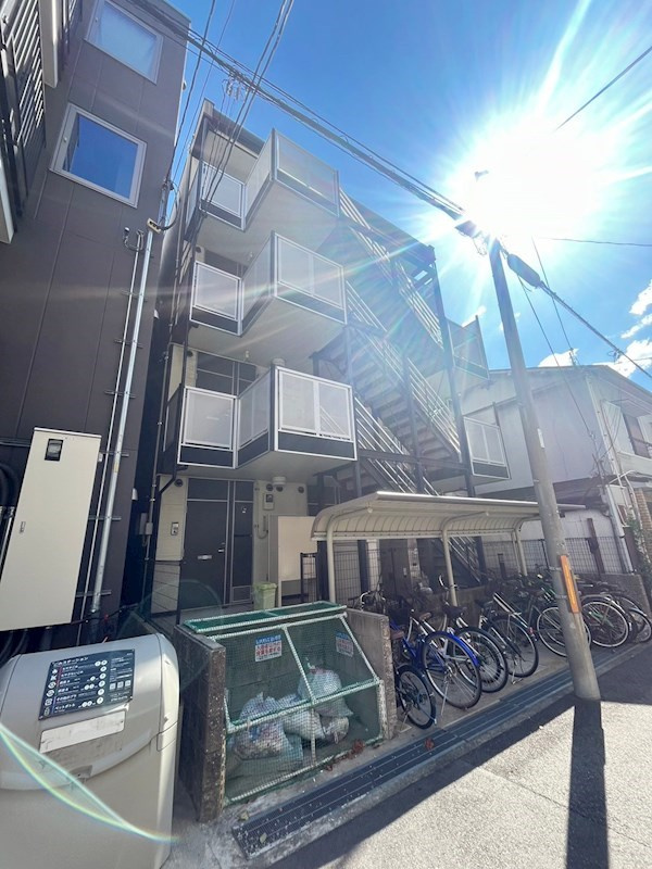 レオパレスシャンテ本町の外観