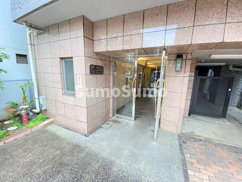 スカイコート目黒壱番館のエントランス|毎日通るエントランスはこのようになっています